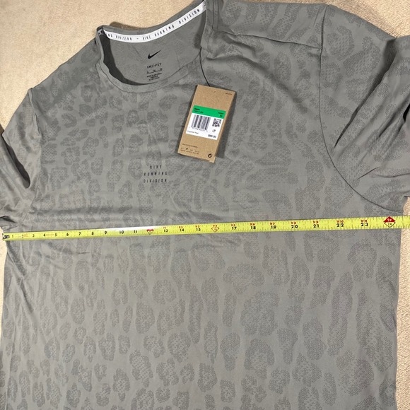 Nike Men's Dri-FIT Rise 365 Running Division T-Shirt - X-Large - MSRP $64 - Picture 4 of 5